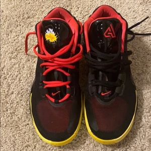 Men’s basketball sneakers